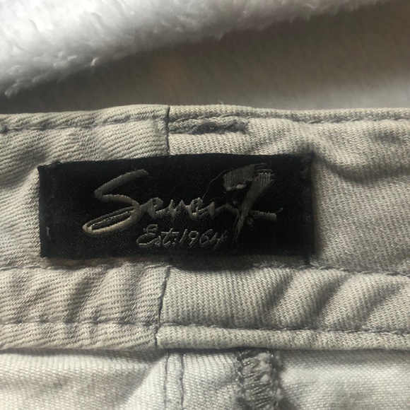 Ripped, Crop Jeans- size 2 (fits a bit bigger) - Picture 2 of 3